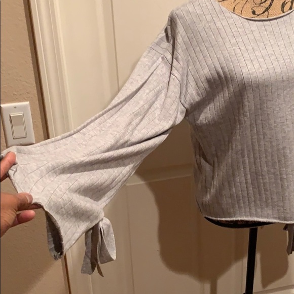 grey Sweater with sleeve ties - Picture 4 of 6